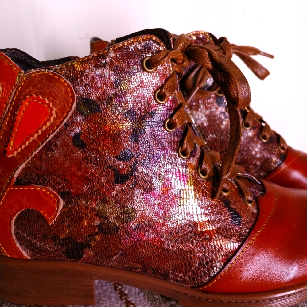 Awesome Boots, go with anything